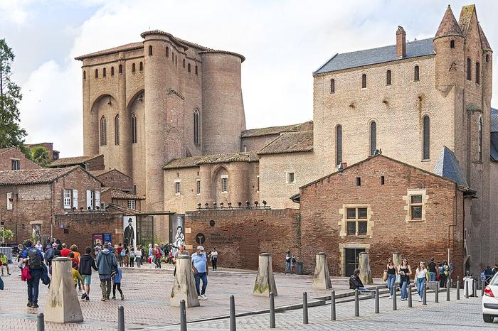 Albi - Immobilier - CENTURY 21 Agence Sainte-Cécile - entrée musée Toulouse Lautrec