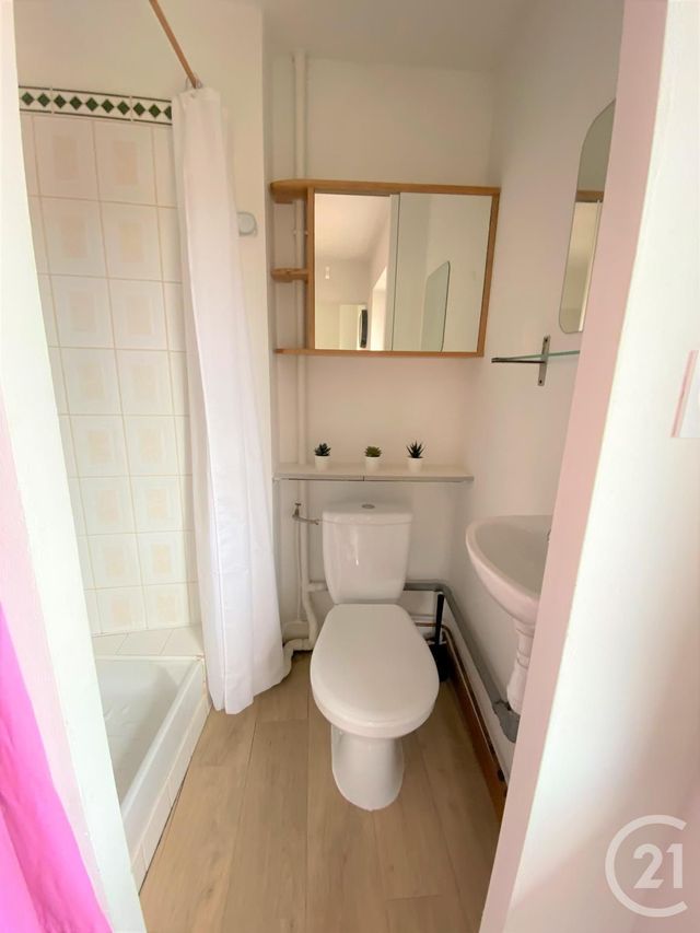 Appartement F1 à louer - 1 pièce - 18.08 m2 - ALBI - 81 - MIDI-PYRENEES - Century 21 Agence Sainte-Cécile Appartement F1 à louer - 1 pièce - 18.08 m2 - ALBI - 81 - MIDI-PYRENEES - Century 21 Agence Sainte-Cécile