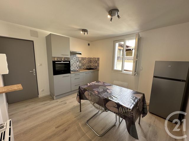 Appartement à louer - 2 pièces - 24.0 m2 - CARMAUX - 81 - MIDI-PYRENEES - Century 21 Agence Sainte-Cécile