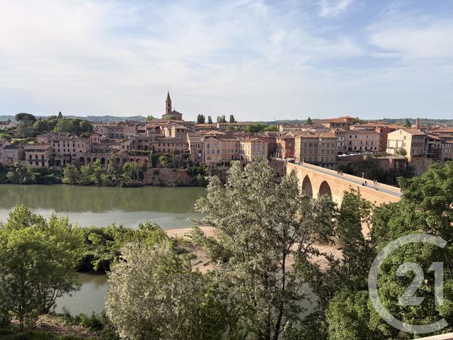 Appartement Loft à louer - 2 pièces - 60.0 m2 - ALBI - 81 - MIDI-PYRENEES - Century 21 Agence Sainte-Cécile