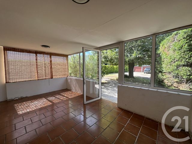 Appartement F2 à louer - 2 pièces - 64.0 m2 - LESCURE D ALBIGEOIS - 81 - MIDI-PYRENEES - Century 21 Agence Sainte-Cécile
