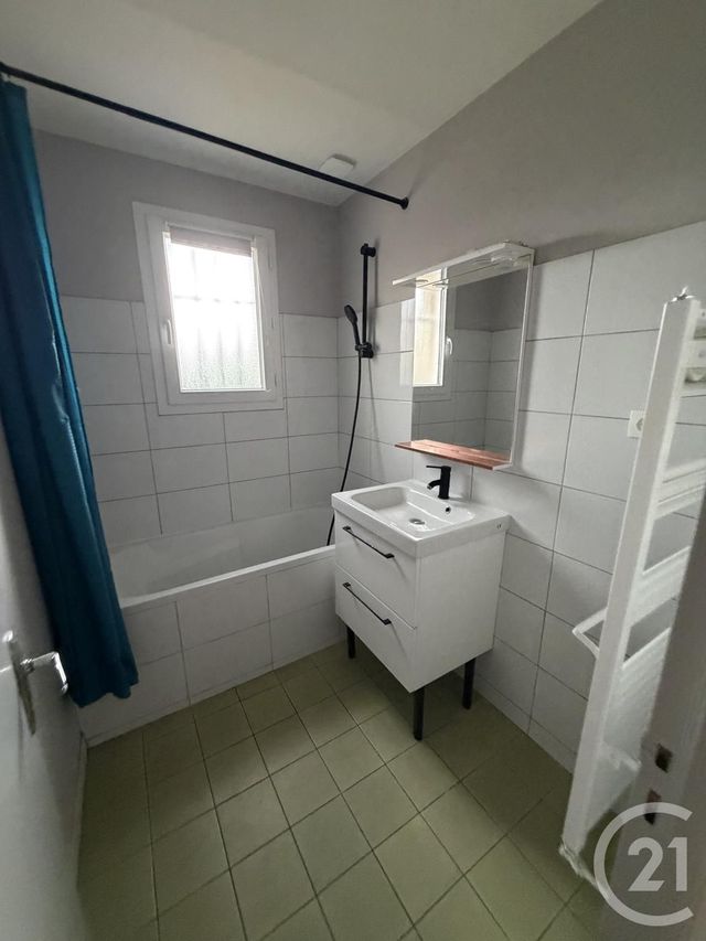 Appartement F2 à louer - 2 pièces - 64.0 m2 - LESCURE D ALBIGEOIS - 81 - MIDI-PYRENEES - Century 21 Agence Sainte-Cécile