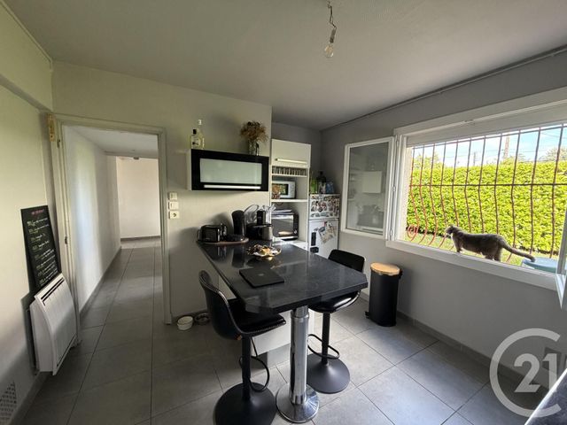 Appartement F2 à louer - 2 pièces - 64.0 m2 - LESCURE D ALBIGEOIS - 81 - MIDI-PYRENEES - Century 21 Agence Sainte-Cécile