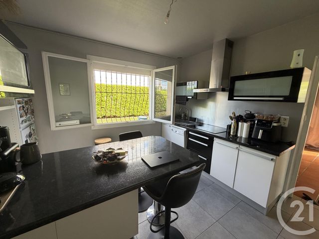 Appartement F2 à louer - 2 pièces - 64.0 m2 - LESCURE D ALBIGEOIS - 81 - MIDI-PYRENEES - Century 21 Agence Sainte-Cécile