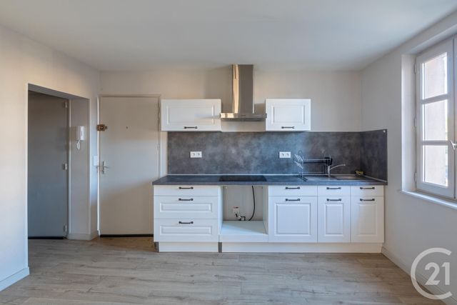 Appartement T2 à louer - 2 pièces - 49.0 m2 - LESCURE D ALBIGEOIS - 81 - MIDI-PYRENEES - Century 21 Agence Sainte-Cécile