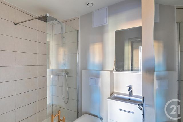 Appartement T2 à louer - 2 pièces - 49.0 m2 - LESCURE D ALBIGEOIS - 81 - MIDI-PYRENEES - Century 21 Agence Sainte-Cécile