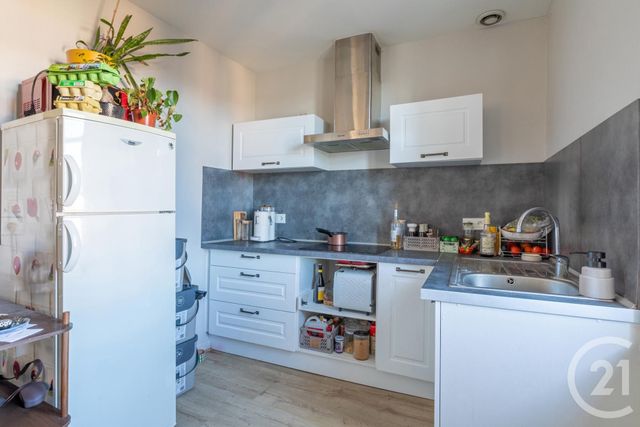 Appartement T3 à louer - 3 pièces - 53.0 m2 - LESCURE D ALBIGEOIS - 81 - MIDI-PYRENEES - Century 21 Agence Sainte-Cécile