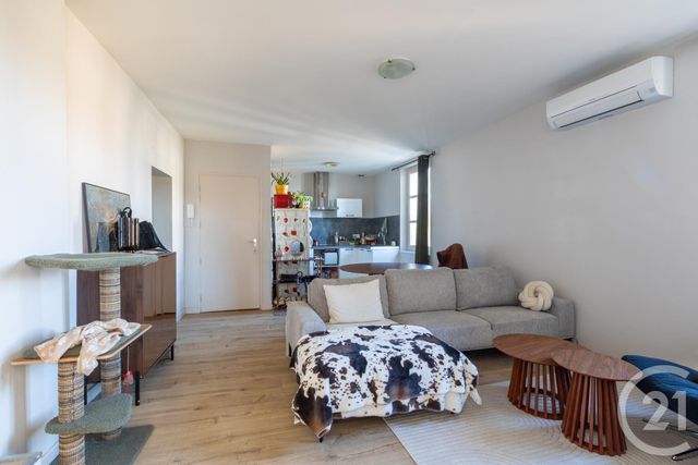 Appartement T3 à louer - 3 pièces - 53.0 m2 - LESCURE D ALBIGEOIS - 81 - MIDI-PYRENEES - Century 21 Agence Sainte-Cécile