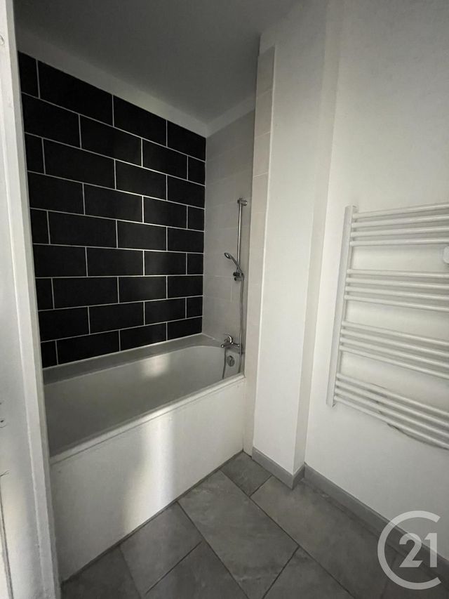 Appartement T4 à louer - 4 pièces - 95.54 m2 - ARTHES - 81 - MIDI-PYRENEES - Century 21 Agence Sainte-Cécile